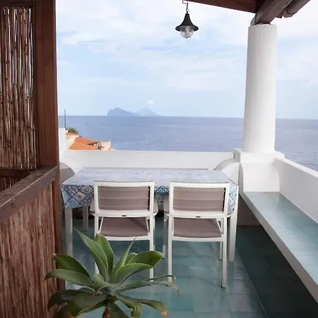 Casa Del Bel Ricordo Sospesa Tra Cielo E Mare