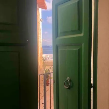 Casa Del Bel Ricordo Sospesa Tra Cielo E Mare
